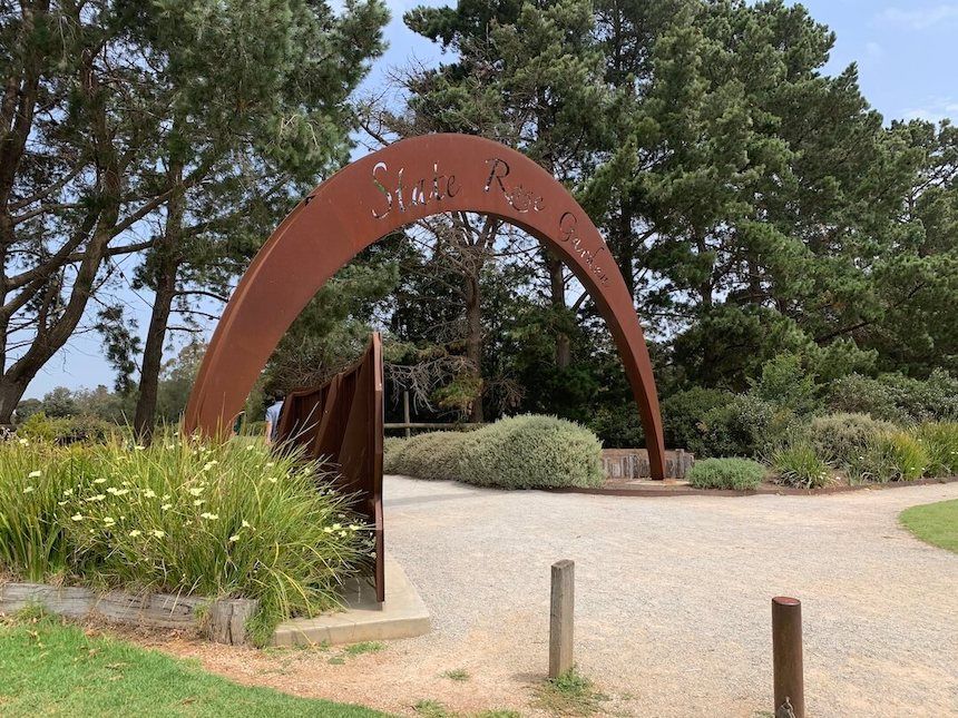 One of the best botanical gardens near Melbourne: Victoria State Rose Garden in Werribee South.